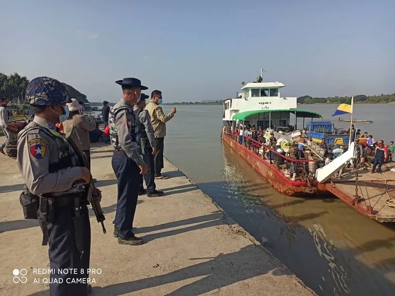 ပုသိမ်ရောက် ရခိုင်ကုန်သည်တွေဆီက စစ်ကောင်စီတပ်ဖွဲ့ဝင်တွေဟာ ငွေကျပ် သိန်း ထောင်နှင့်ချီ တောင်းယူနေ