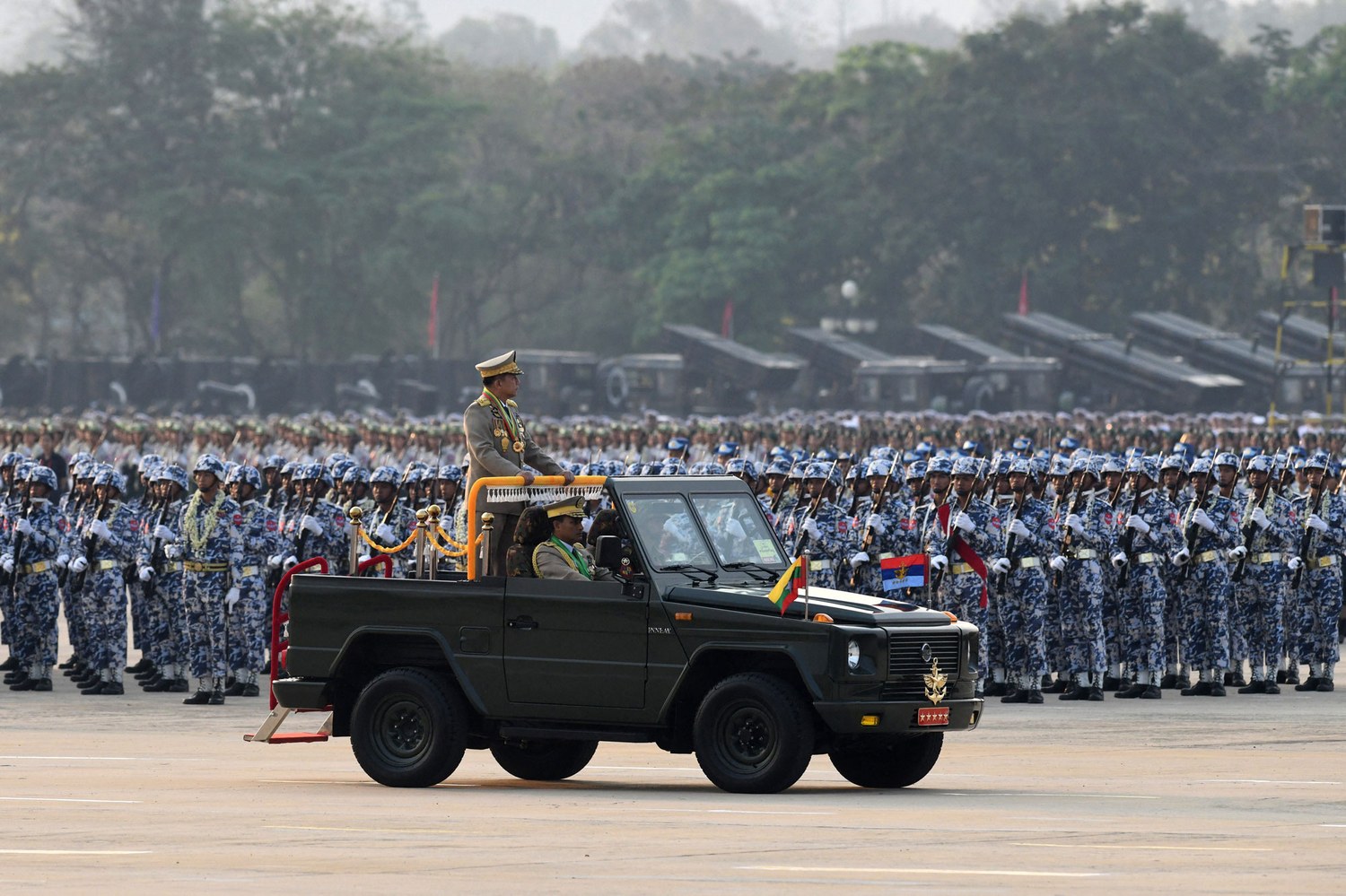 ဂွမြို့ကို စစ်ကောင်စီက ပြည်သူ့စစ် ရာနှင့်ချီ အင်အားဖြည့်