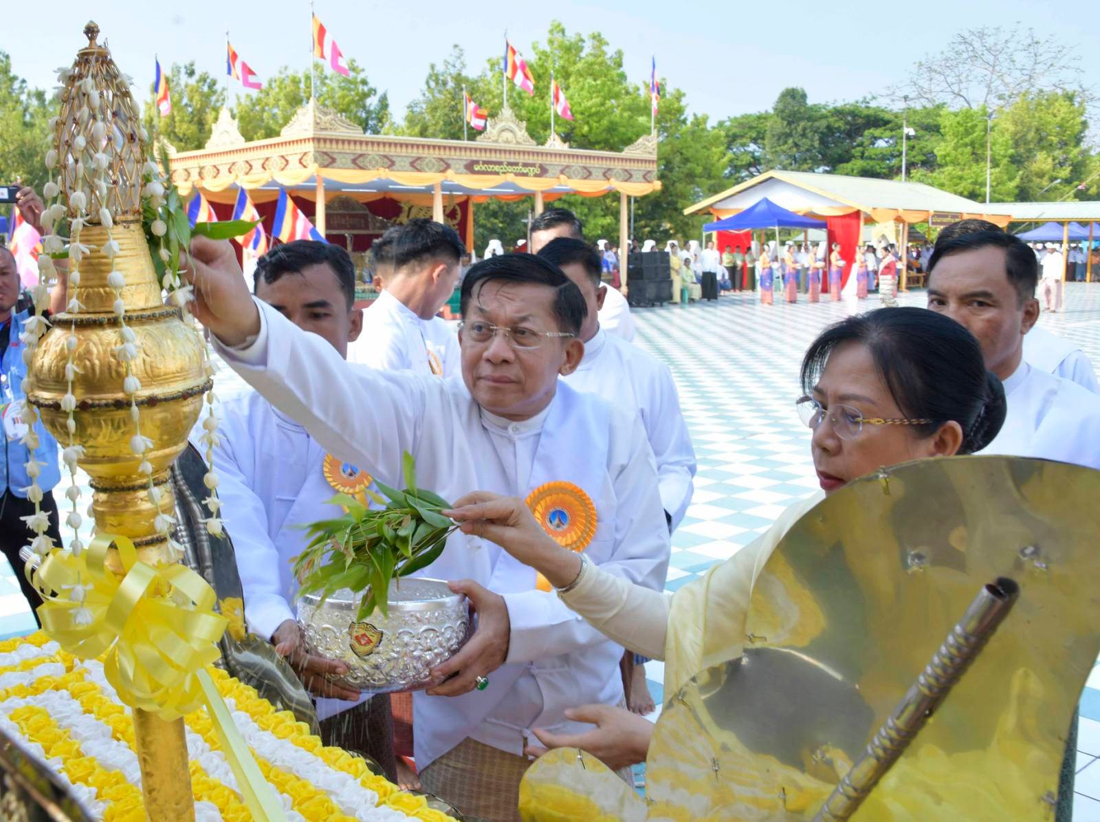 ရခိုင်ပြည်အတွင်း စစ်ရှုံးနေချိန် စစ်ကောင်စီက စစ်တွေမြို့တွင် ရန်ကာဘုရား နှစ်ဆူ တည်