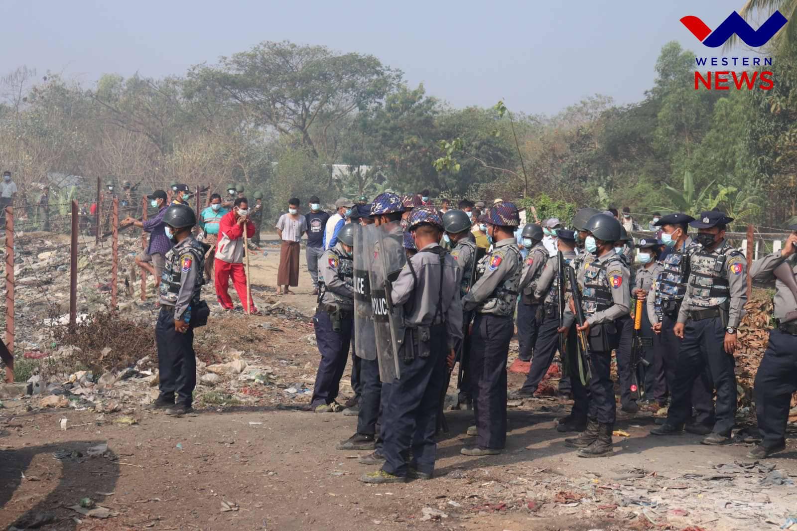 ဗျိုင်းဖြူရွာသားတွေကို စစ်ကောင်စီက ထောင်တွင်းရုံး ပြောင်းထုတ်