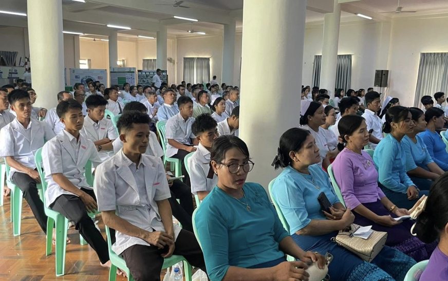 ရခိုင် လွတ်မြောက်နယ်မြေက ဝန်ထမ်းများ အလုပ်လက်မဲ့ဖြစ်နေ