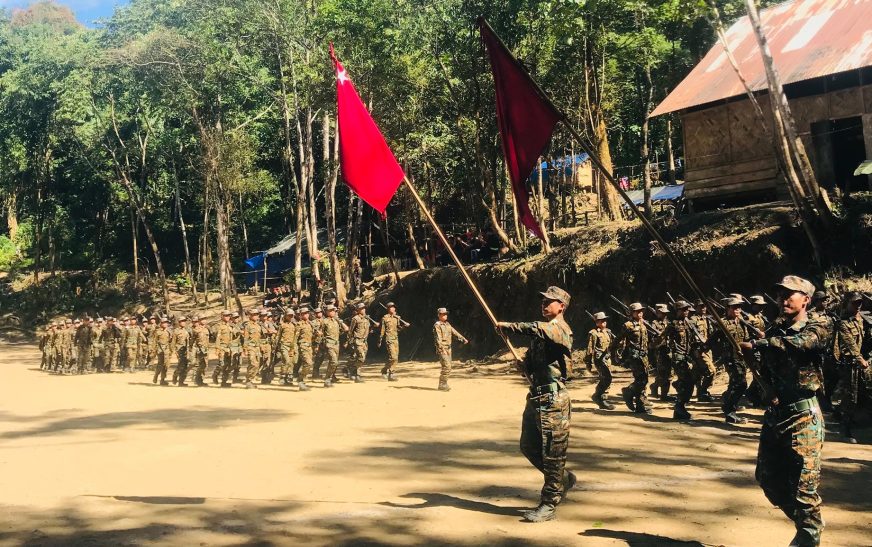 AA က မရာတပ်ကို ခရစ်စ္စမတ်လက်ဆောင် နွားသုံးကောင်ပေး