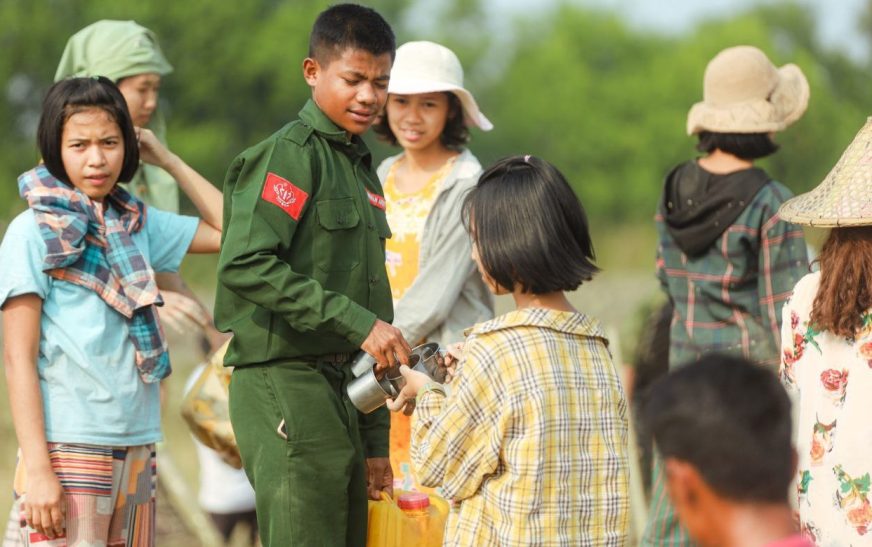 ကိုယ်ဝန်ဆောင် အမျိုးသမီးတစ်ဦးနှင့် ကလေးငယ်နှစ်ဦး အပါအဝင် မြိုလူမျိုး ၁၇ ဦးကို စစ်မှုထမ်းရန် အာရက္ခတပ်တော် AA က ဖမ်းဆီးခေါ်ဆောင်သွား